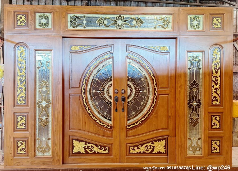 ชุดประตูไม้สักหน้าบ้านบานพับ