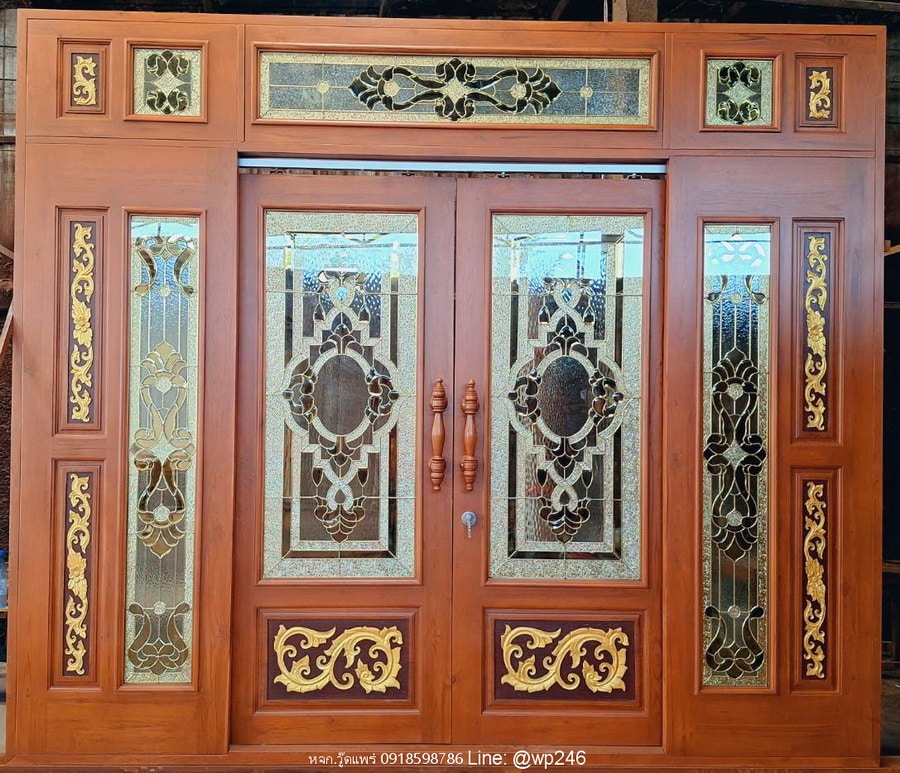 ชุดประตูหน้าบ้านกระจกนิรภัยไม้สัก