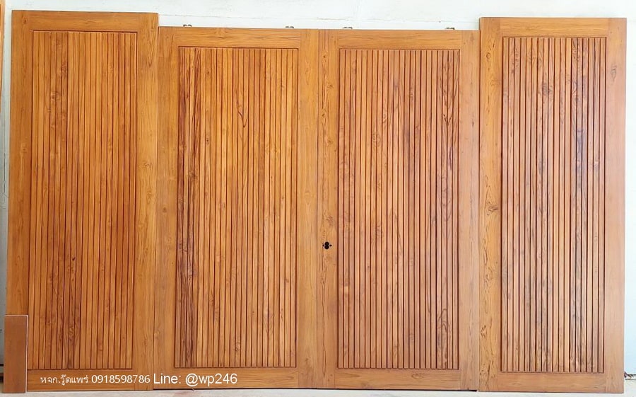 ประตูไม้สักบานเลื่อน ลายเส้นตั้ง งานไม้สักแท้ แบบทึบ เหมาะสำหรับบ้านและอาคาร