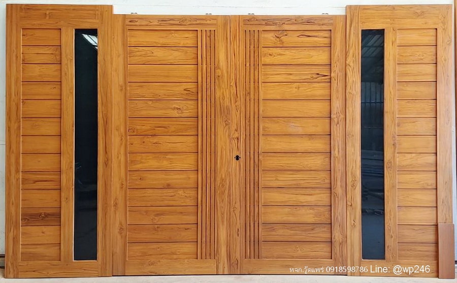 ประตูไม้สักบานเลื่อน ผสมกระจกและบานทึบ งานไม้สักแท้ สำหรับใช้งานภายใน