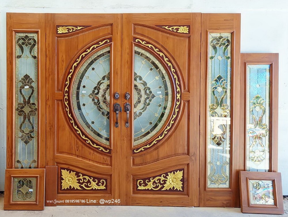 ประตูหน้าบ้านไม้ กระจกนิรภัย