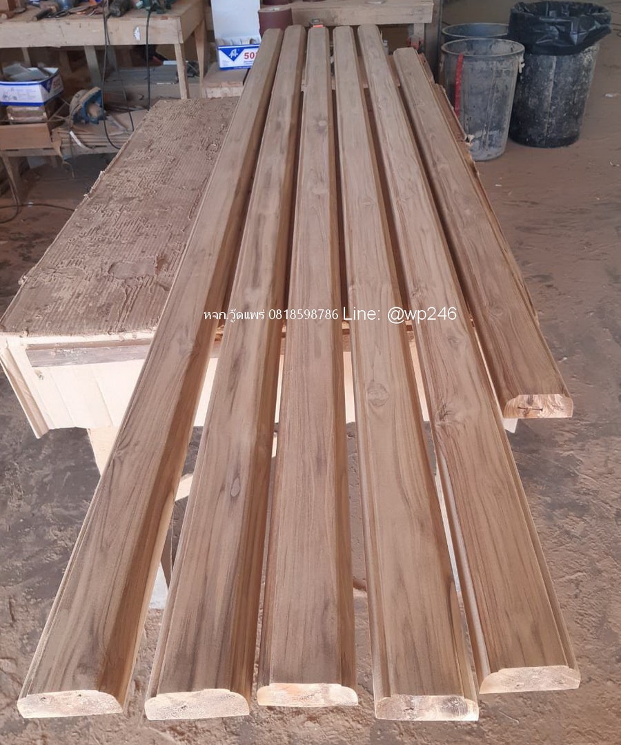 ราวบันไดไม้สัก