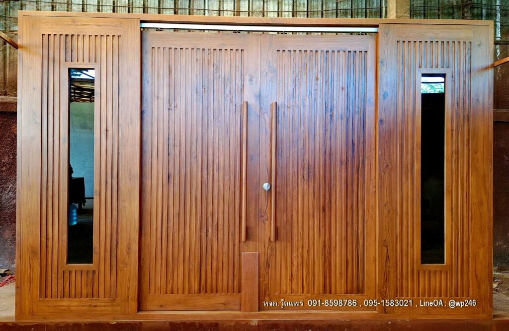 ประตูบานเลื่อนไม้กระจก