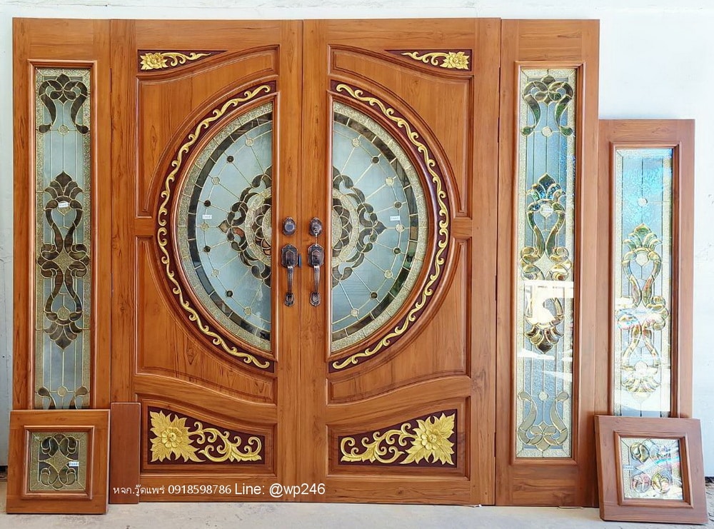 ประตูหน้าบ้านไม้ กระจกนิรภัย